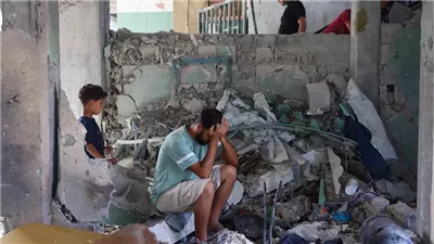 استهداف منزل الصحافي أسامة العربيد واستشهاد أفراد من عائلته