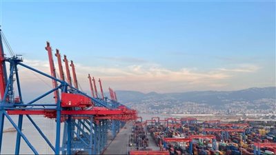 جوا وبحرا... صراع إيران وإسرائيل يشل حركة الشحن في لبنان