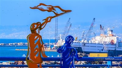 سفن تفرغ نفايات في عرض البحر... وأمن الدولة يوقف متورطًا في المرفأ