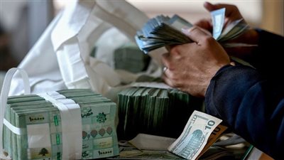 سرقة مُضاعفة للودائع... وهؤلاء المُستفيدون