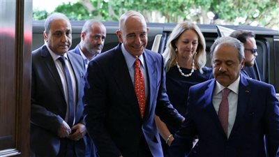 رسائل إغراء وتحذير للبنان!