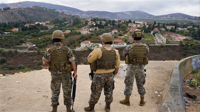 بشأن دخول مسلحين إلى لبنان... 