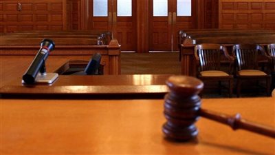 الحكم على 6 أشخاص من 