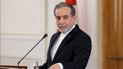 القرار بيد الحزب... عراقجي: يعلق على قرار الحكومة بشأن 