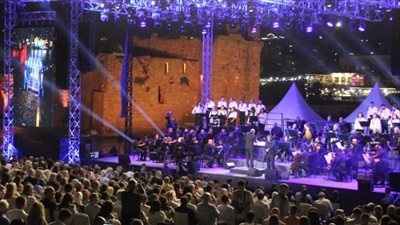 مهرجانات صيدا الدولية .. موسيقى الكونسرفتوار تنعش ذاكرة البحر والأغنية اللبنانية وغسان صليبا يطلق أبواق الثورة عند أسوار القلعة !