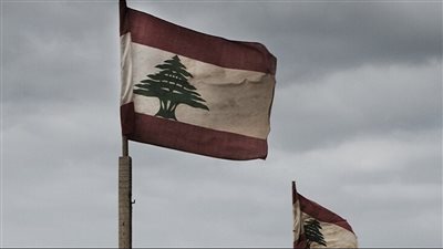 مساران يتسابقان في لبنان واشهر حافلة بالمفاجآت والضغوط المتبادلة