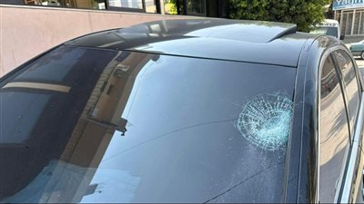 ليل أمس... تكسير زجاج سيارة رئيس بلديّة