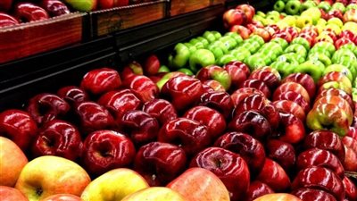 موسم التفاح يعود... وأزمات متعدّدة