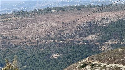 أثناء قيامه ببناء غرفة… مسيّرة تلقي قنبلة قرب مواطن في الضهيرة