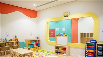 حضانة لترهيب الأطفال وعزلهم وتجويعهم في الجنوب.. 