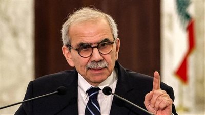 سلام اتصل بعباس... والأخير: تسليم السلاح سيستمرّ في الأسابيع المقبلة