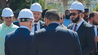 بمزحة لافتة... الشرع لأهالي حمص: ديروا بالكم علينا أنا صهركم