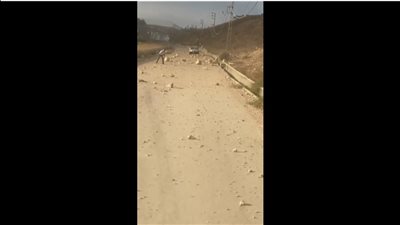 غارات اسرائيلية جنوب لبنان... اضرار قطعت الطريق 