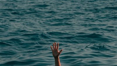 كارثة متجددة في لبنان.. انتشال جثة من البحر