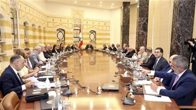 هل تتراجع الحكومة أم ينفجر الشّارع ومجلس الوزراء؟