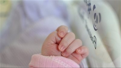 العثور على طفلة مرمية في مكب للنفايات في المريجة.. وهذا ما بينته التحقيقات