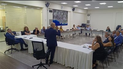 مكي في جلسة حوارية مع رؤساء الإدارات في سرايا صيدا حول مشروع إعادة تكوين ادارات الدولة: لولا كفاءة موظفي القطاع العام لما استمرت الدولة