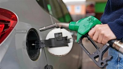 انخفاض سعر صفيحتَي البنزين 20000 ليرة والمازوت 15000 ليرة واستقرار سعر الغاز