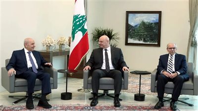 اتصالات للقاء رئاسي ثلاثي... خريطة طريق للتفاوض؟